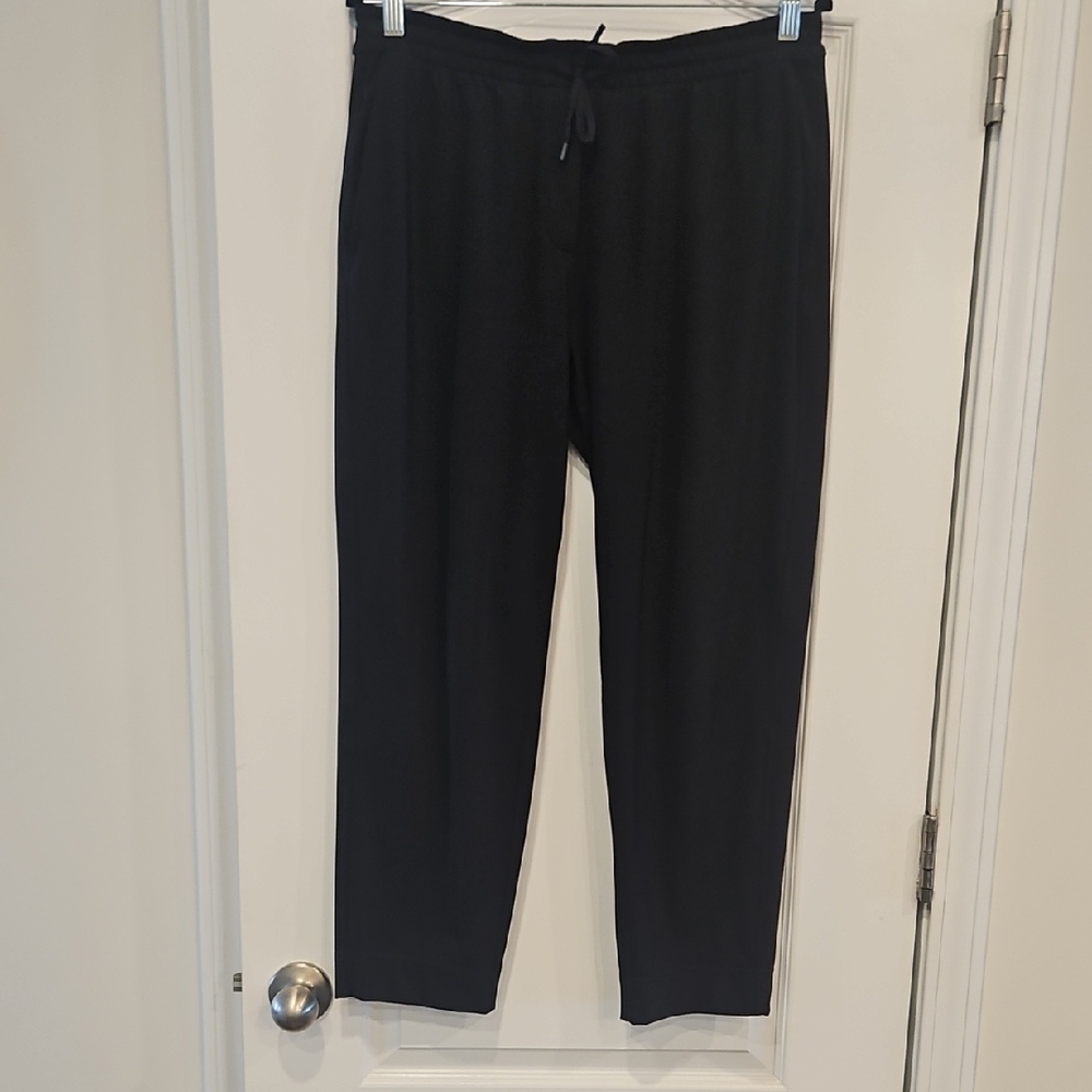 Lululemon Pants Size M in Black